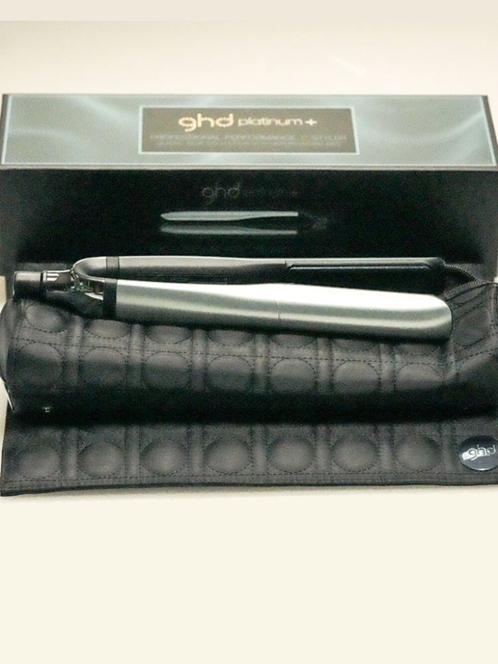 ghd Platinum+ Hair Straightener Flat Iron w/ Heat Resistant Case